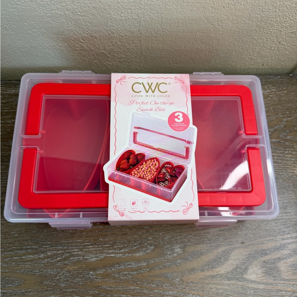 NWT Cook With Color CWC Valentine 3 Hearts Snackle Box
